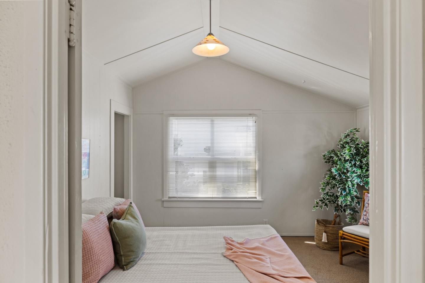 Detail Gallery Image 38 of 44 For 687 & 689 Mermaid Ave, Pacific Grove,  CA 93950 - 2 Beds | 1 Baths