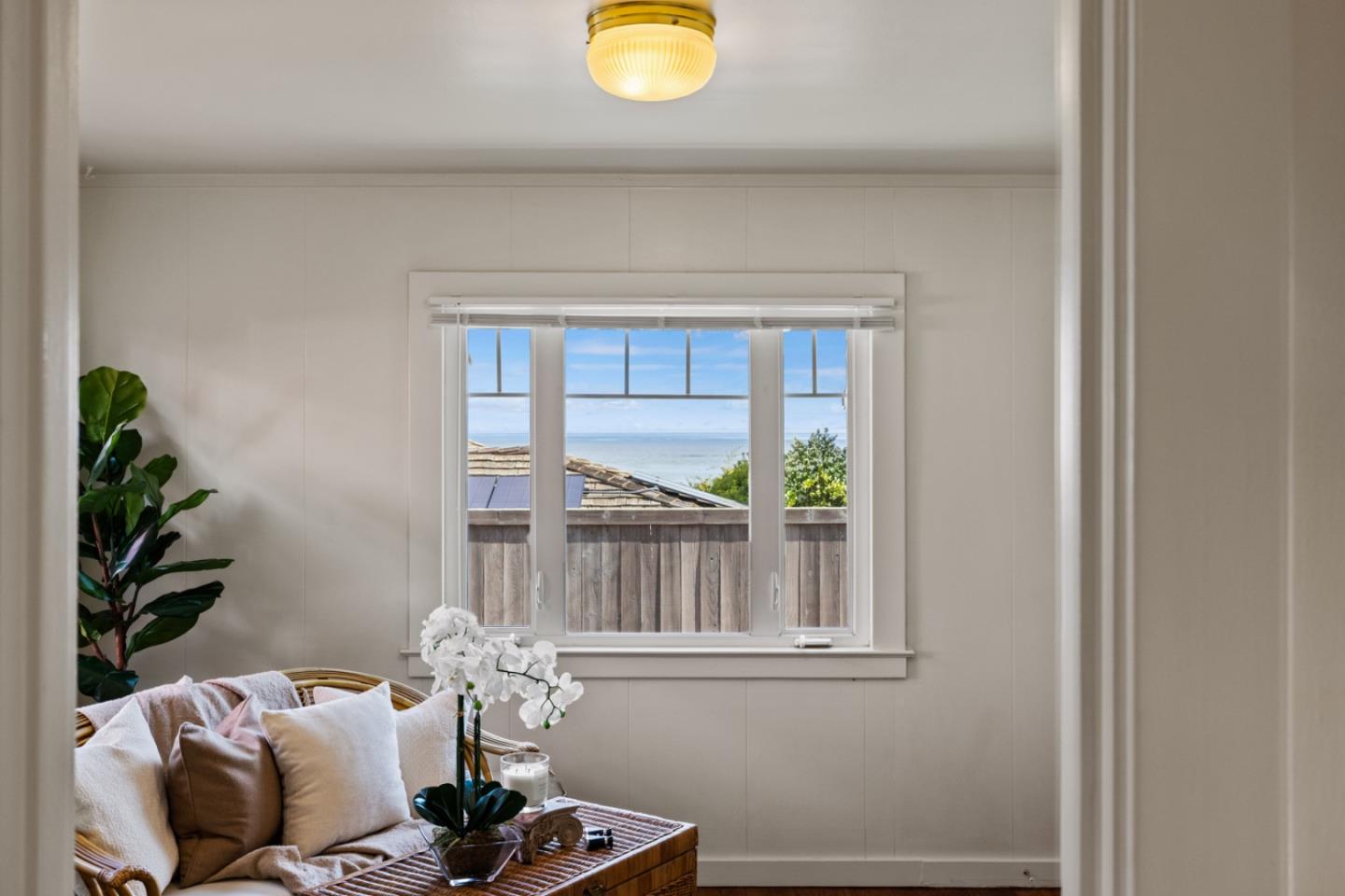 Detail Gallery Image 7 of 44 For 687 & 689 Mermaid Ave, Pacific Grove,  CA 93950 - 2 Beds | 1 Baths