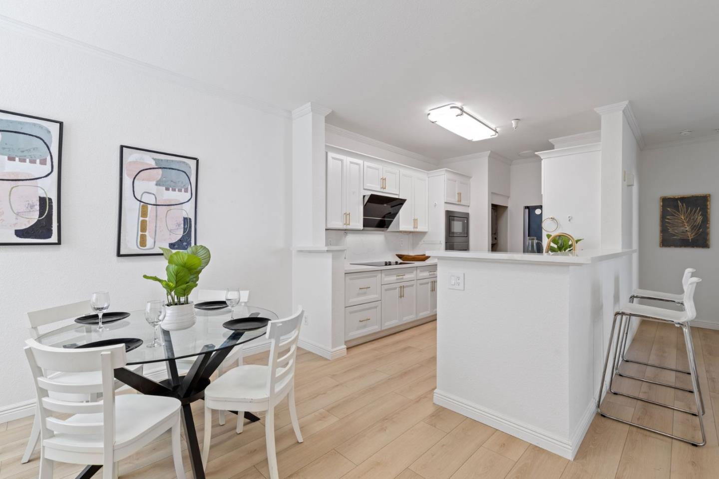 Detail Gallery Image 2 of 28 For 250 Santa Fe Ter #219,  Sunnyvale,  CA 94085 - 2 Beds | 2 Baths