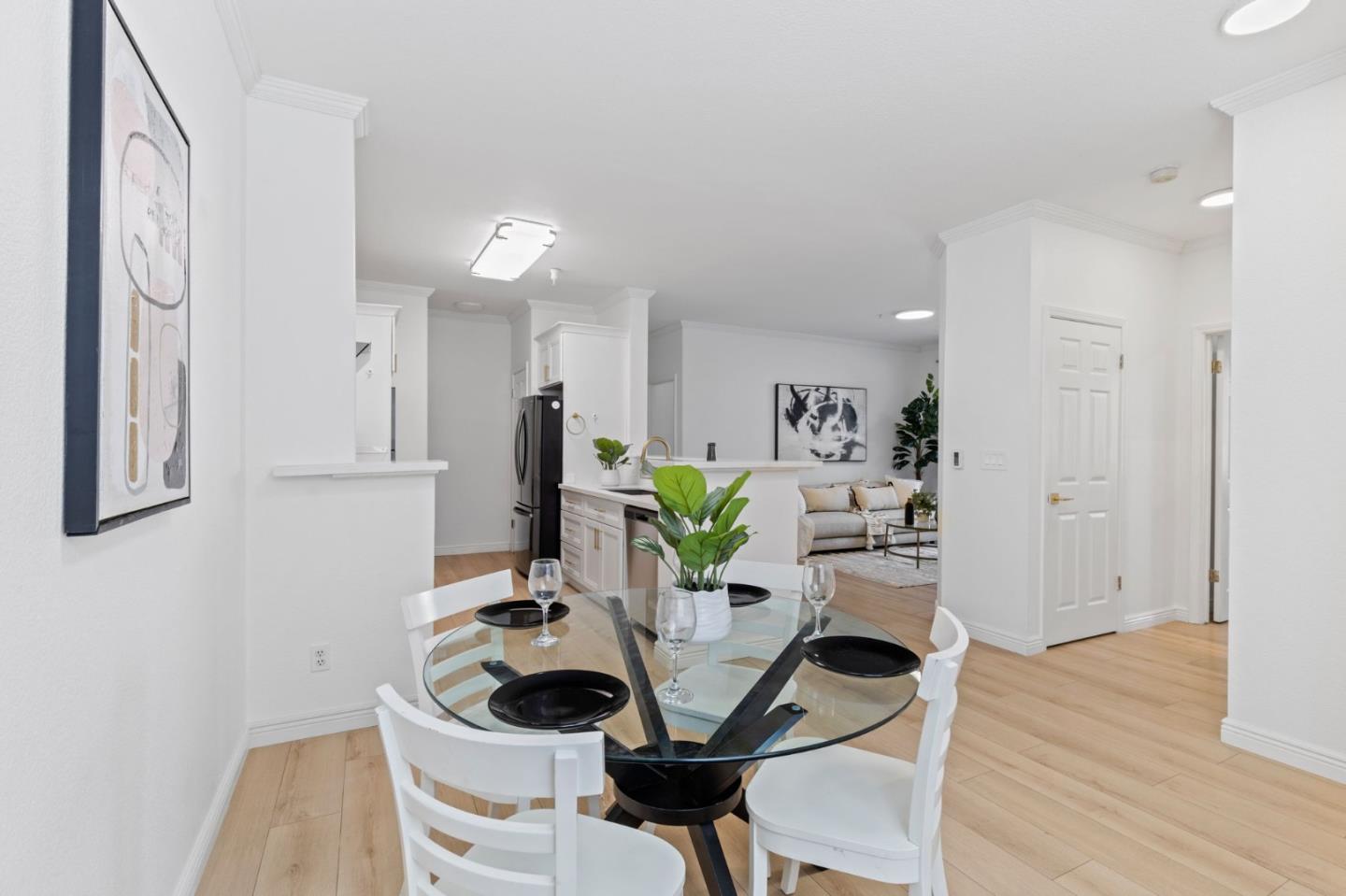 Detail Gallery Image 3 of 28 For 250 Santa Fe Ter #219,  Sunnyvale,  CA 94085 - 2 Beds | 2 Baths