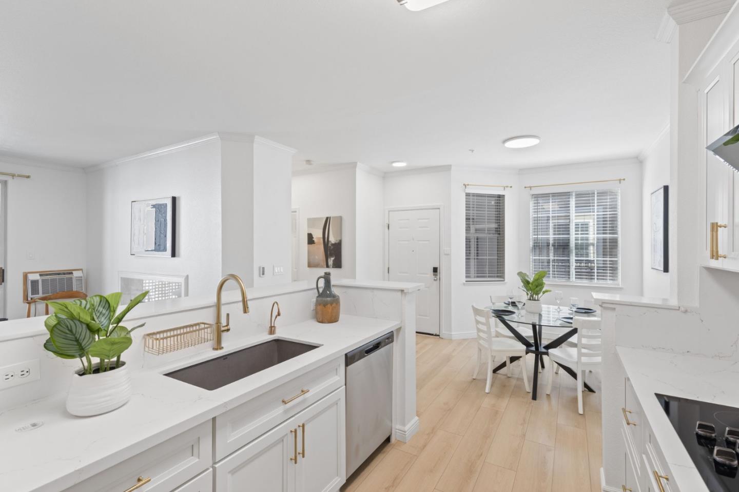 Detail Gallery Image 4 of 28 For 250 Santa Fe Ter #219,  Sunnyvale,  CA 94085 - 2 Beds | 2 Baths