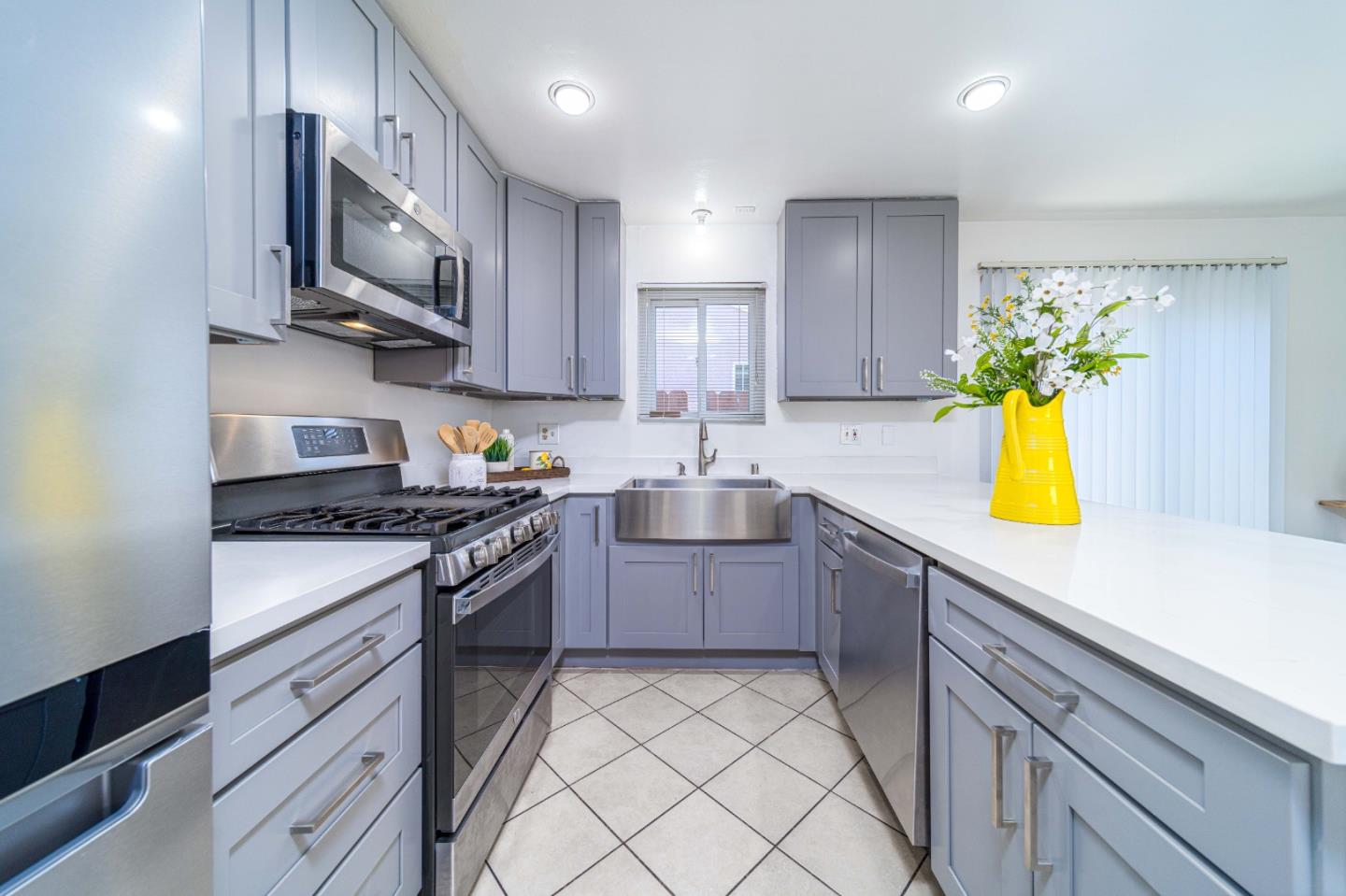 Detail Gallery Image 10 of 28 For 1603 via Lacqua, San Lorenzo,  CA 94580 - 3 Beds | 2 Baths