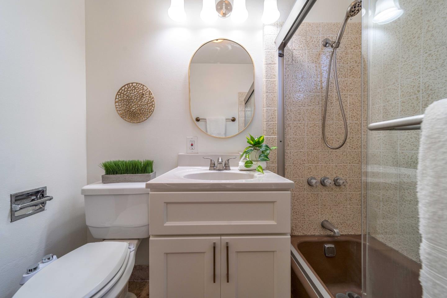 Detail Gallery Image 19 of 28 For 1603 via Lacqua, San Lorenzo,  CA 94580 - 3 Beds | 2 Baths
