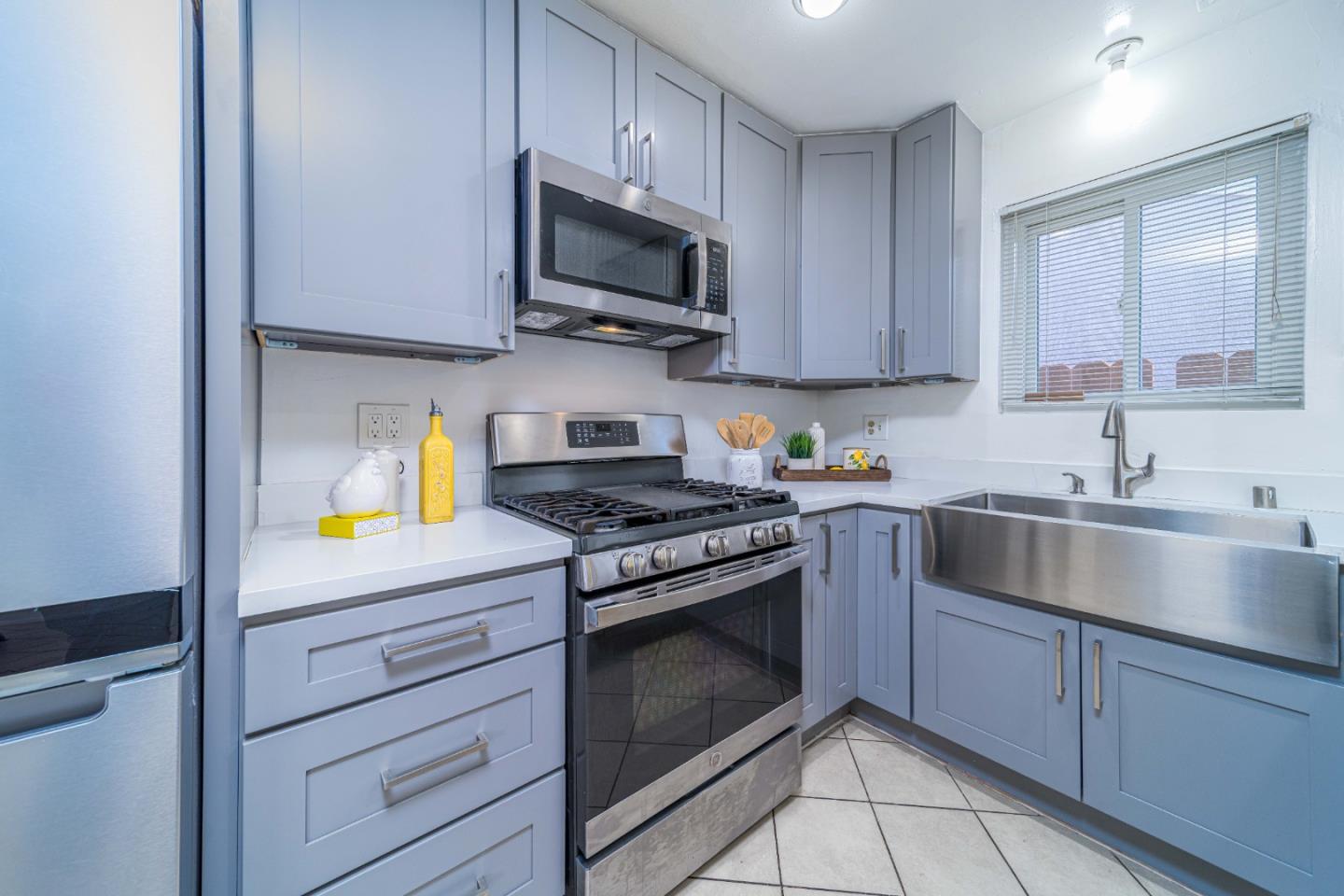 Detail Gallery Image 9 of 28 For 1603 via Lacqua, San Lorenzo,  CA 94580 - 3 Beds | 2 Baths