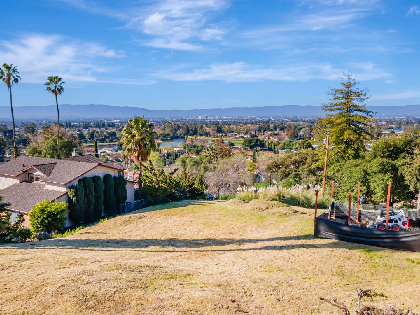 Detail Gallery Image 6 of 12 For 1073 Vista Del Mar, San Jose,  CA 95132 - – Beds | – Baths
