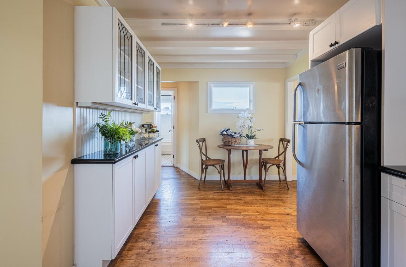 Detail Gallery Image 12 of 28 For 1205 Shafter Ave, Pacific Grove,  CA 93950 - 2 Beds | 1/1 Baths