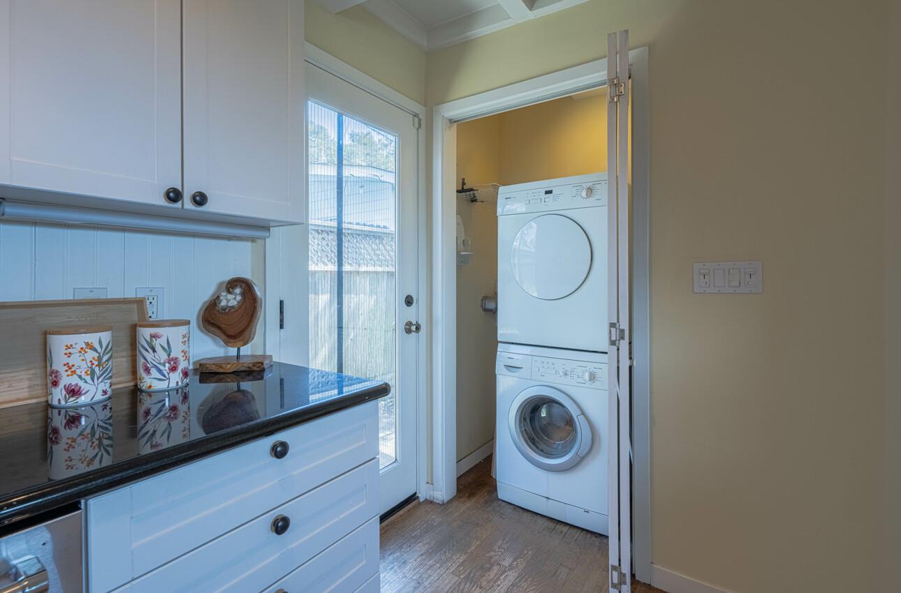 Detail Gallery Image 13 of 28 For 1205 Shafter Ave, Pacific Grove,  CA 93950 - 2 Beds | 1/1 Baths