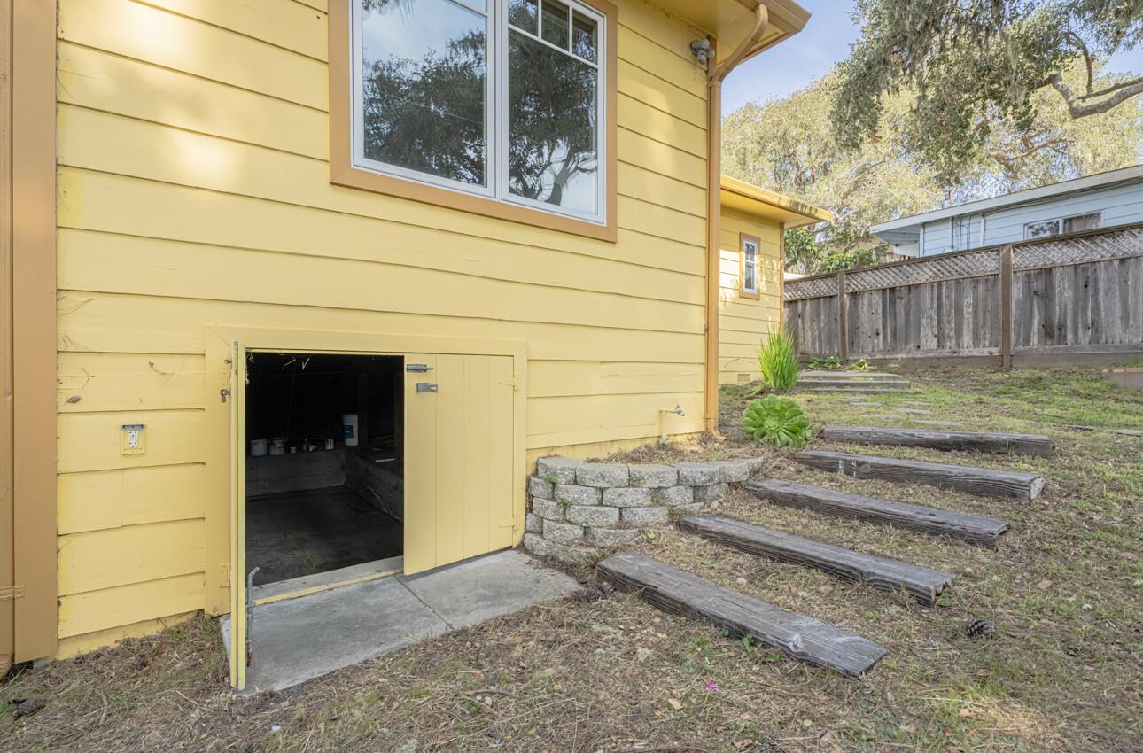 Detail Gallery Image 26 of 28 For 1205 Shafter Ave, Pacific Grove,  CA 93950 - 2 Beds | 1/1 Baths