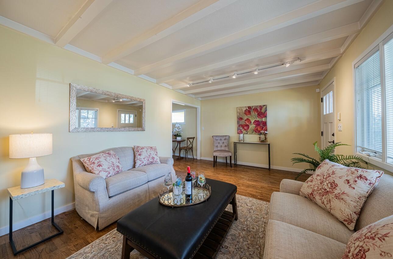 Detail Gallery Image 5 of 28 For 1205 Shafter Ave, Pacific Grove,  CA 93950 - 2 Beds | 1/1 Baths