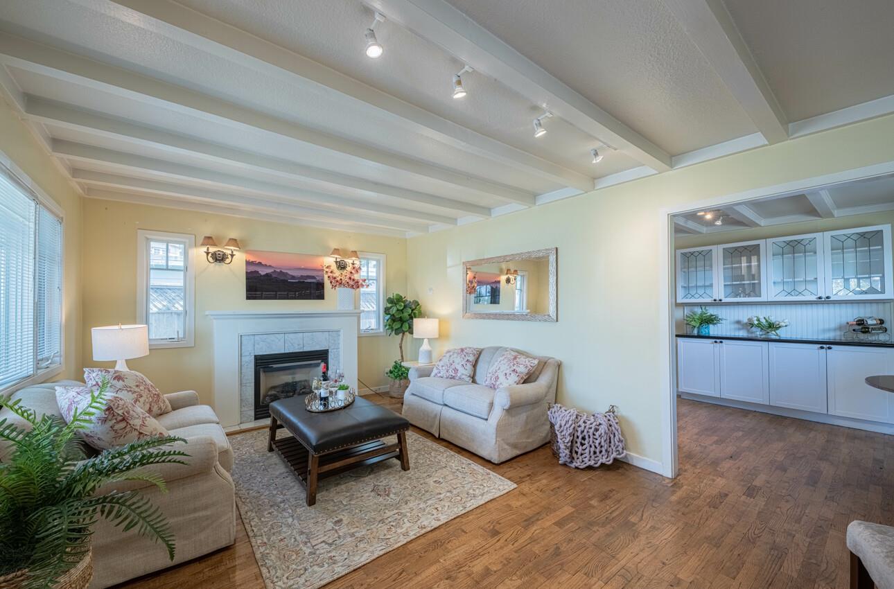 Detail Gallery Image 6 of 28 For 1205 Shafter Ave, Pacific Grove,  CA 93950 - 2 Beds | 1/1 Baths