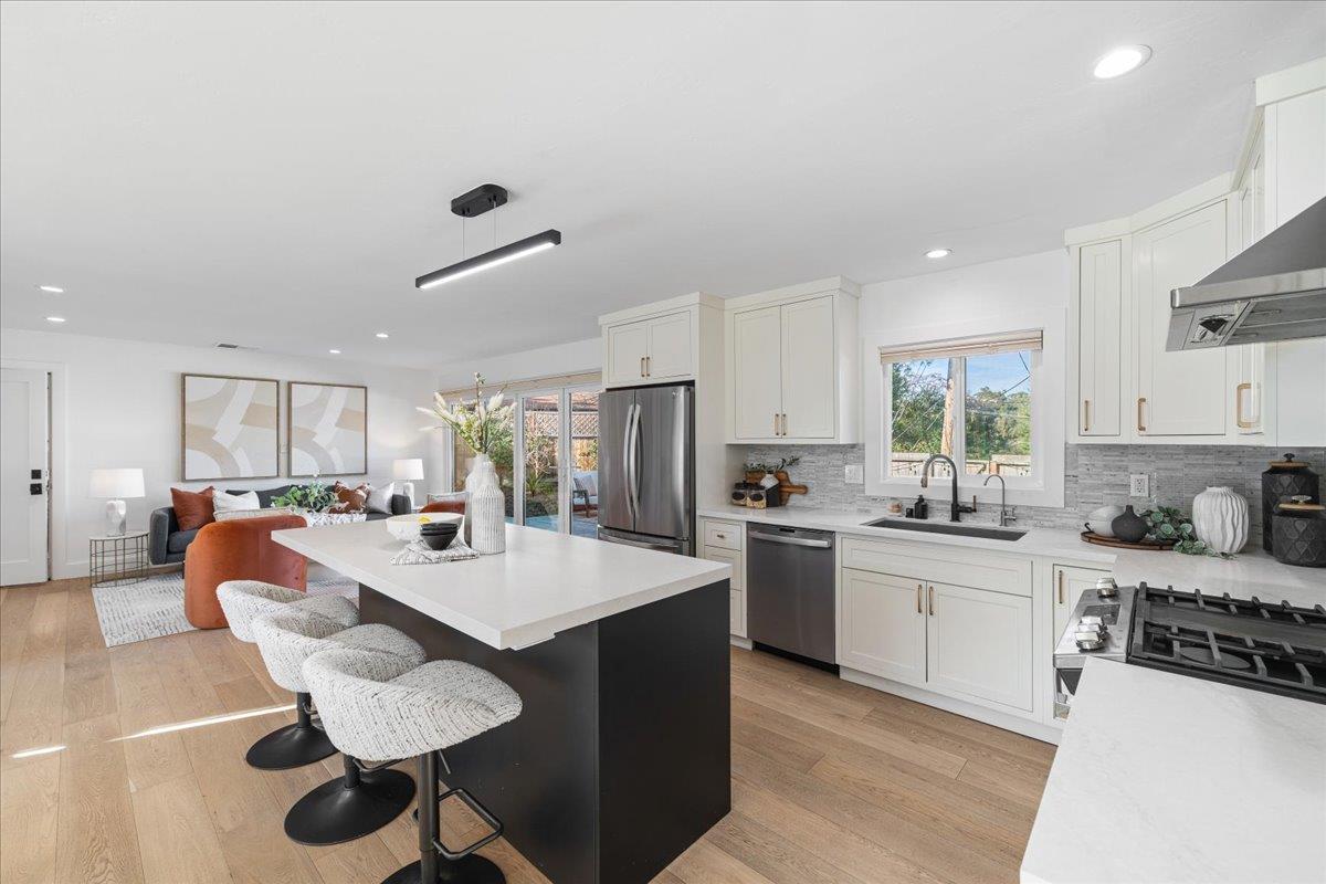 Detail Gallery Image 12 of 40 For 240 Garden Hill Dr, Los Gatos,  CA 95032 - 4 Beds | 2 Baths