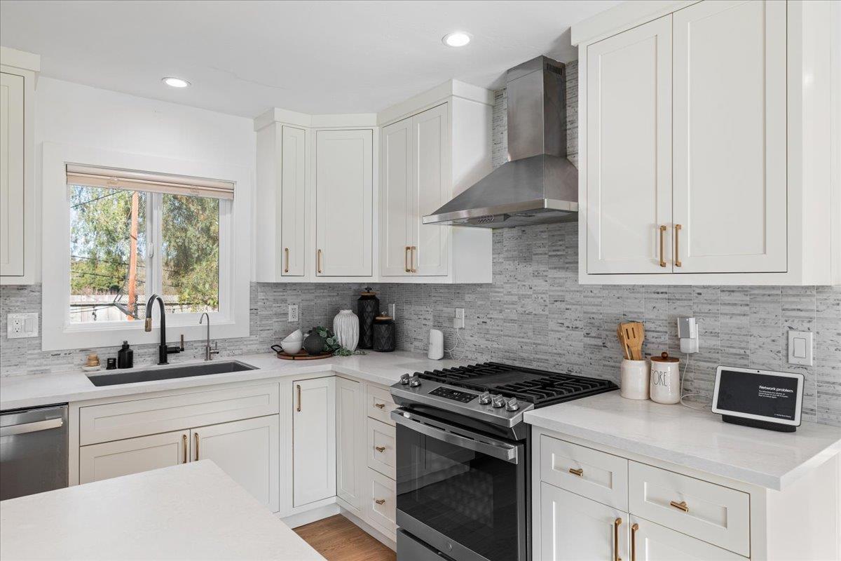 Detail Gallery Image 13 of 40 For 240 Garden Hill Dr, Los Gatos,  CA 95032 - 4 Beds | 2 Baths