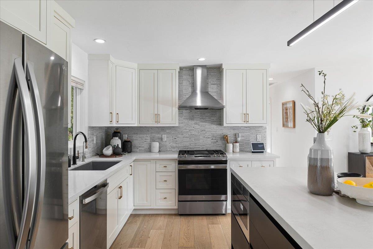 Detail Gallery Image 15 of 40 For 240 Garden Hill Dr, Los Gatos,  CA 95032 - 4 Beds | 2 Baths