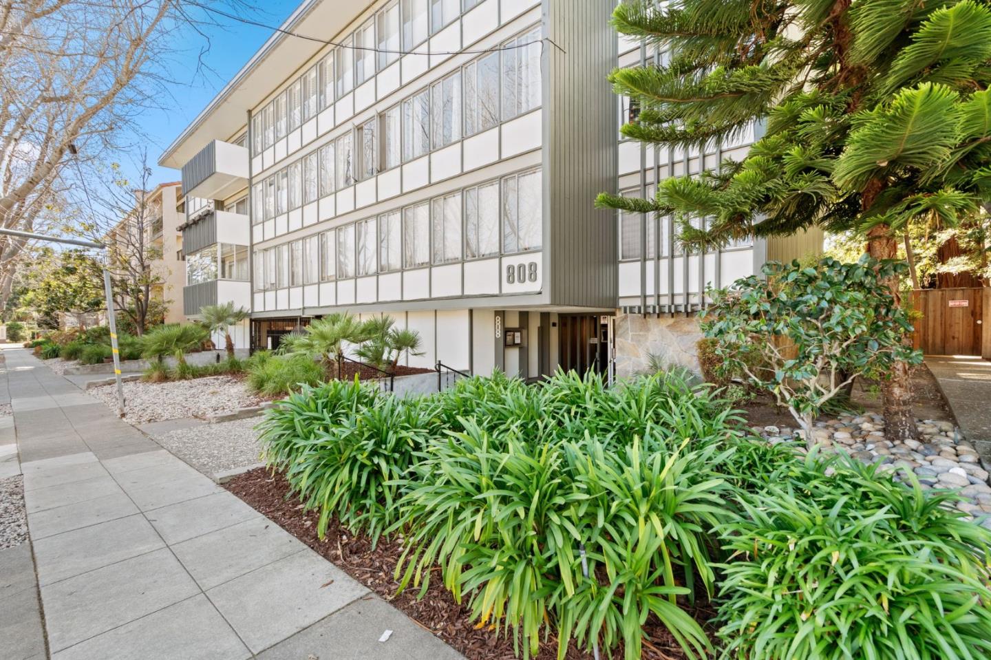 Detail Gallery Image 2 of 34 For 808 Laurel Ave #104,  San Mateo,  CA 94401 - 1 Beds | 1 Baths