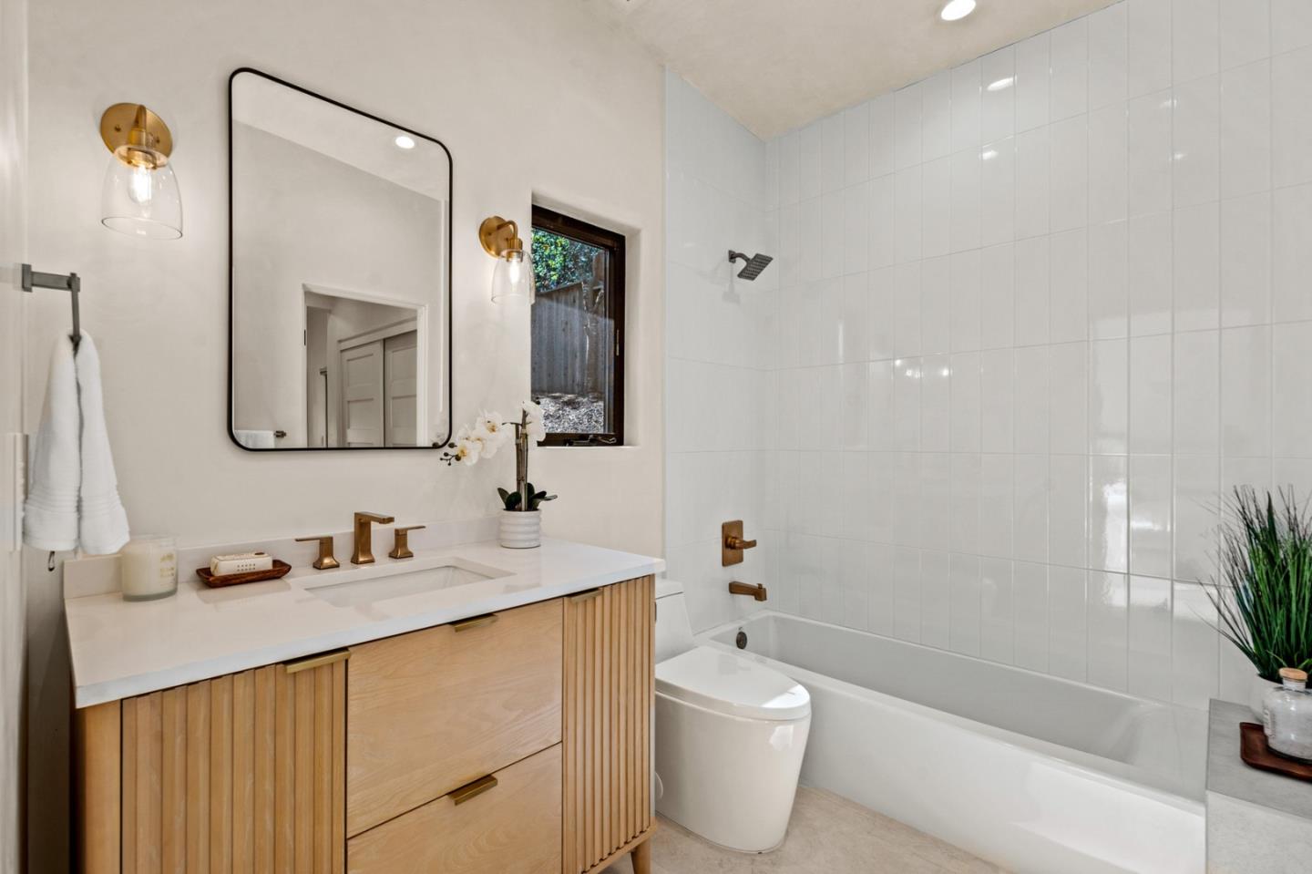 Detail Gallery Image 11 of 19 For 4158 El Bosque Dr, Pebble Beach,  CA 93953 - 3 Beds | 2/1 Baths