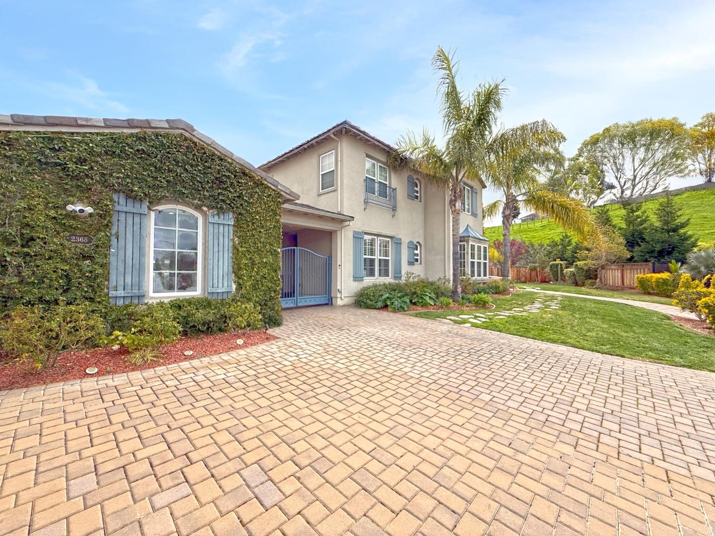 Detail Gallery Image 2 of 40 For 2365 Glen Creek Ct, San Jose,  CA 95138 - 6 Beds | 5/1 Baths