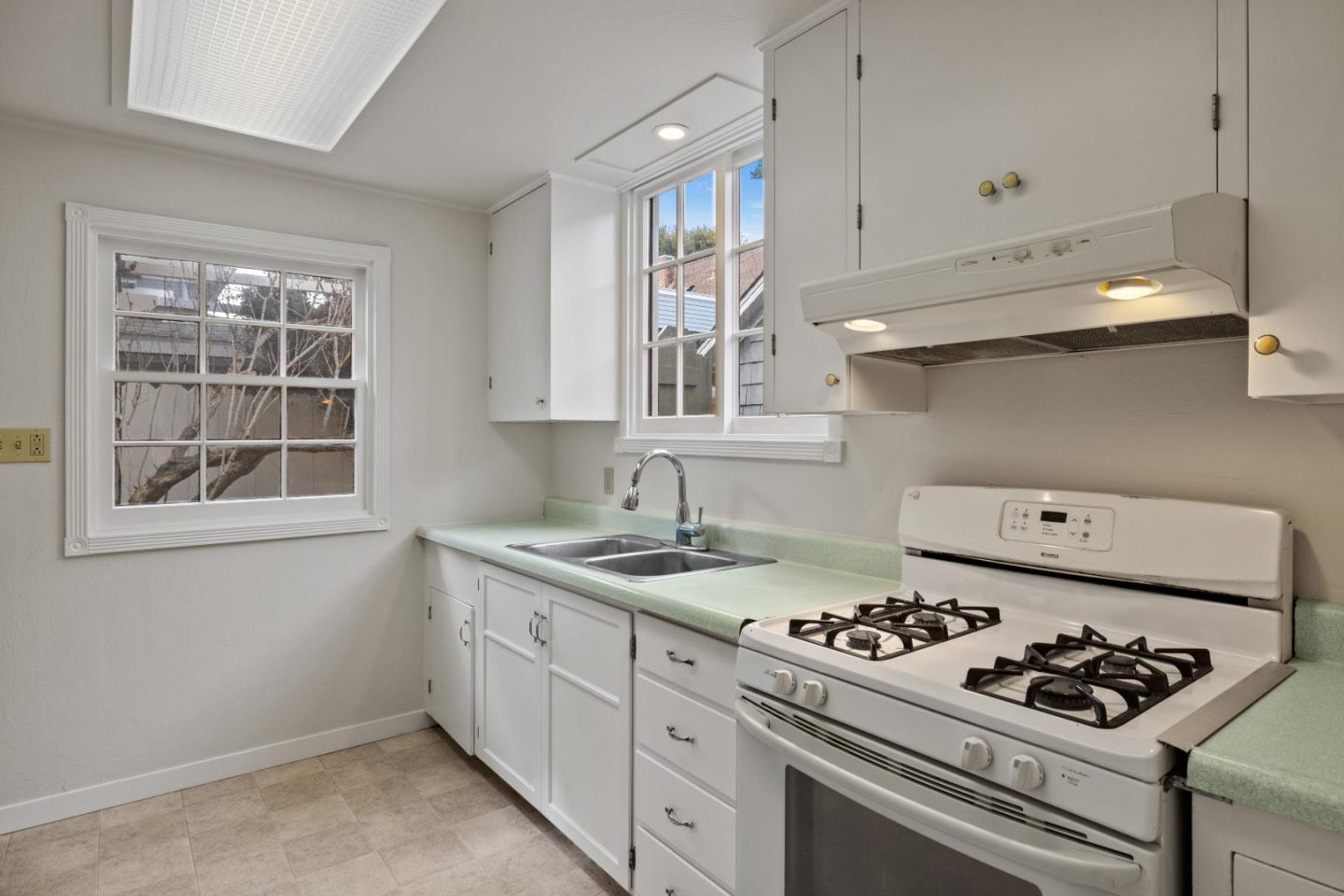 Detail Gallery Image 16 of 25 For 216 Park St, Pacific Grove,  CA 93950 - 1 Beds | 1 Baths