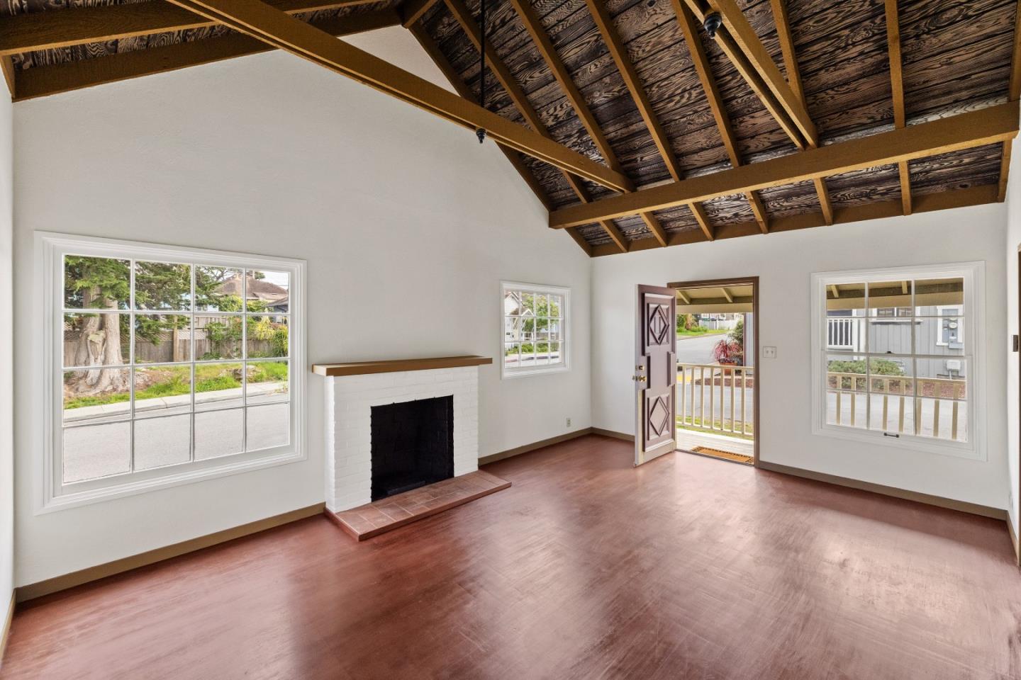 Detail Gallery Image 4 of 25 For 216 Park St, Pacific Grove,  CA 93950 - 1 Beds | 1 Baths