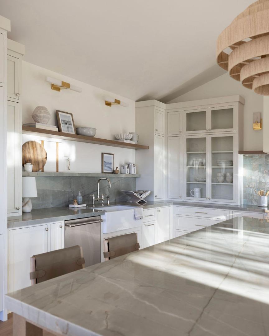 Detail Gallery Image 10 of 55 For 120 24th Ave, Santa Cruz,  CA 95062 - 4 Beds | 3/1 Baths