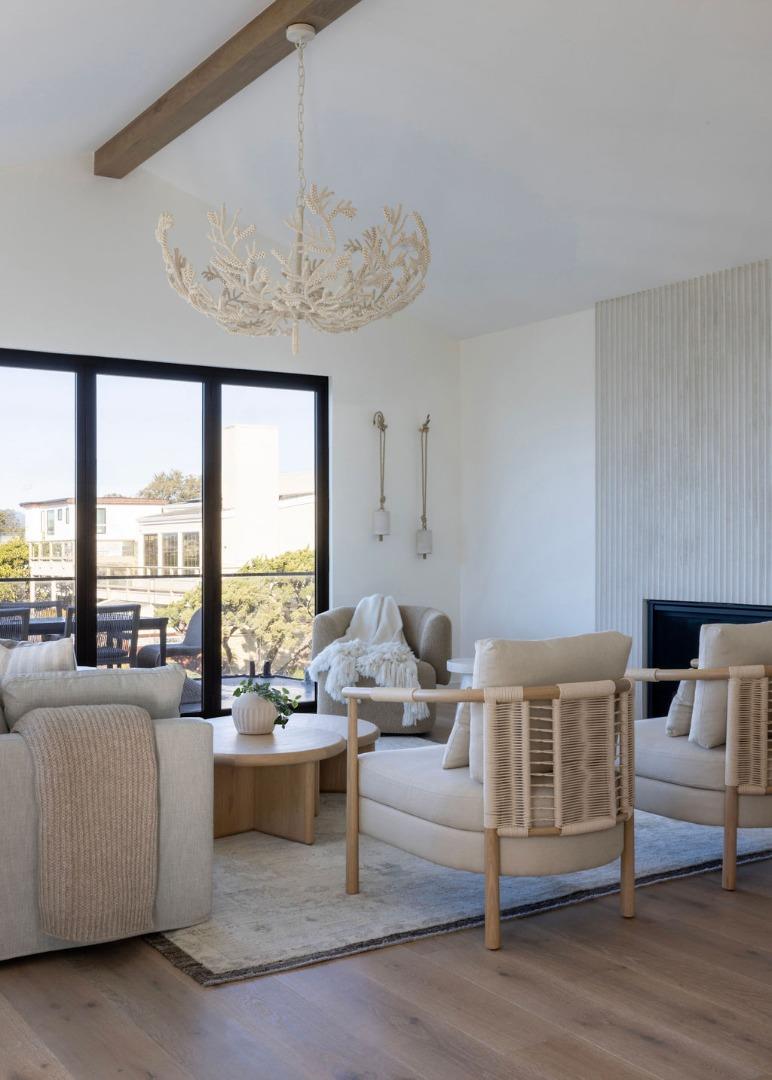 Detail Gallery Image 5 of 55 For 120 24th Ave, Santa Cruz,  CA 95062 - 4 Beds | 3/1 Baths