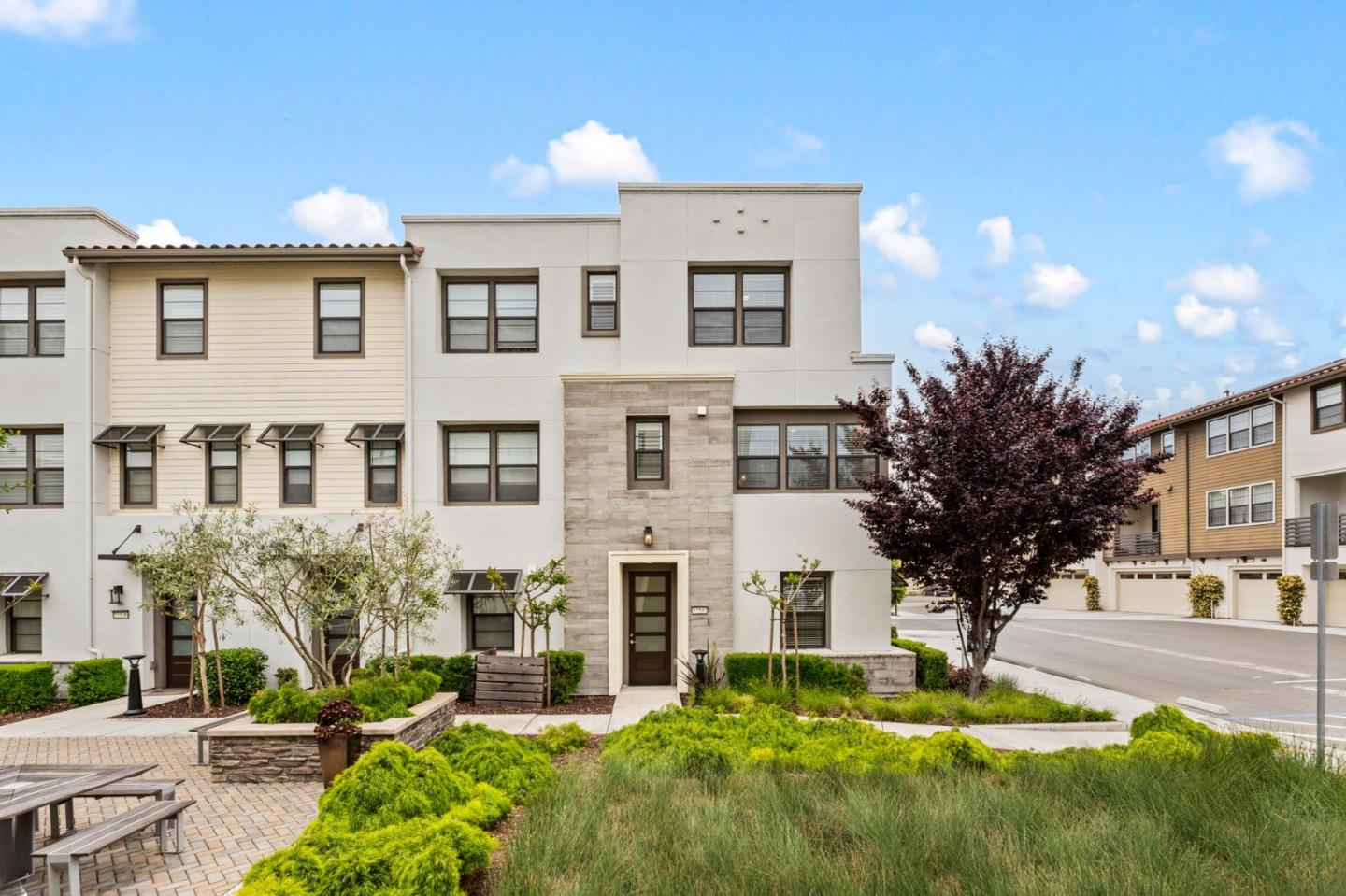 Detail Gallery Image 2 of 38 For 37532 Trestle Ter, Fremont,  CA 94536 - 3 Beds | 3/1 Baths