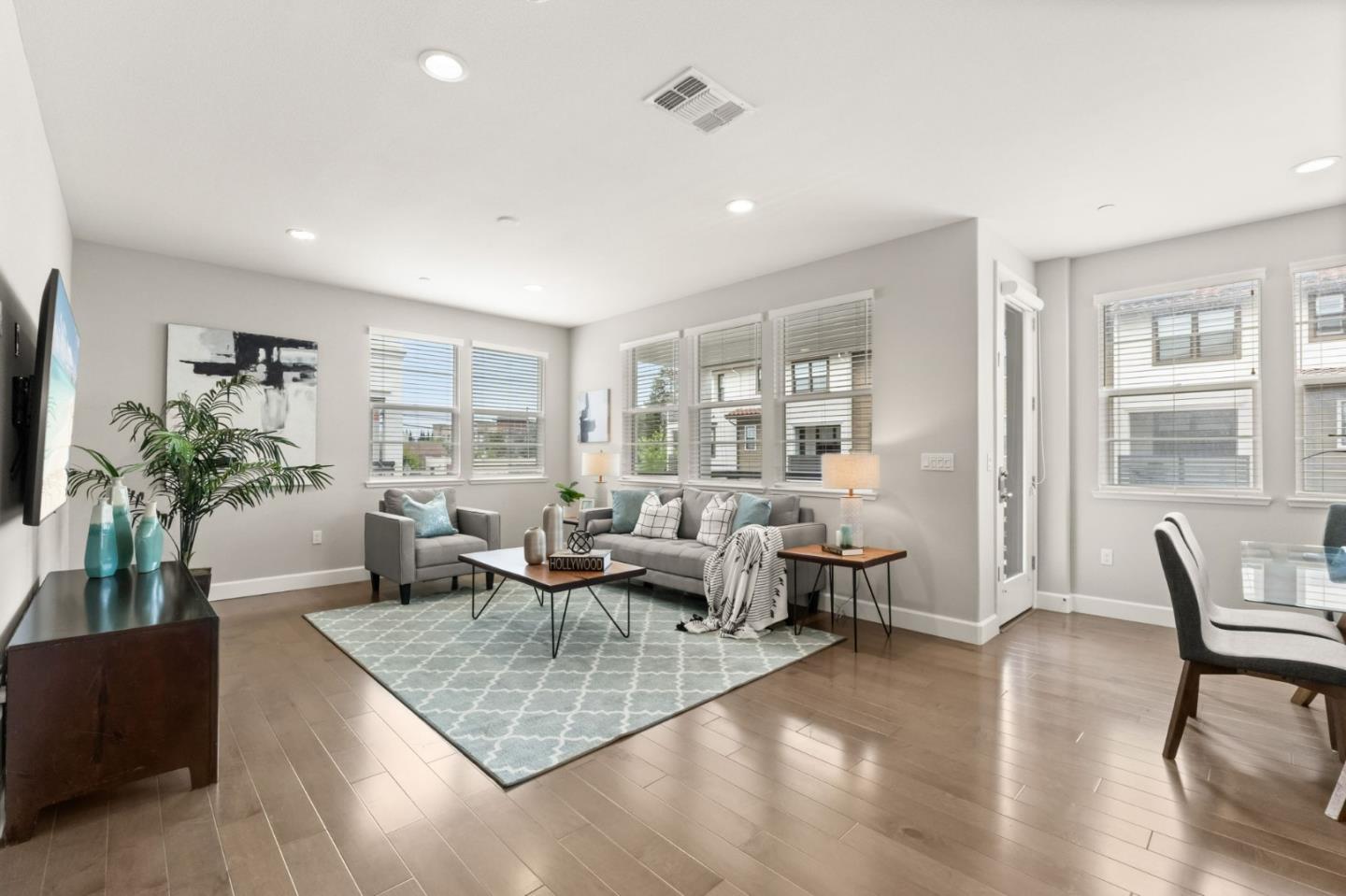 Detail Gallery Image 3 of 38 For 37532 Trestle Ter, Fremont,  CA 94536 - 3 Beds | 3/1 Baths