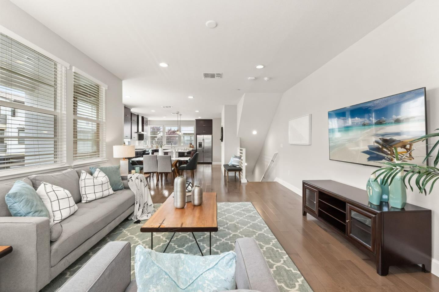 Detail Gallery Image 4 of 38 For 37532 Trestle Ter, Fremont,  CA 94536 - 3 Beds | 3/1 Baths