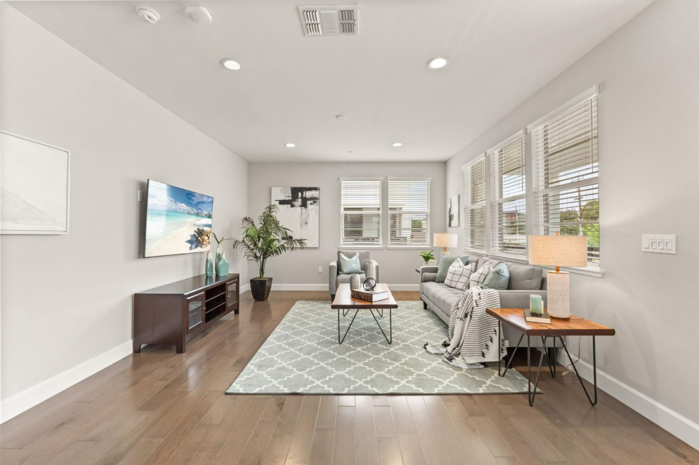 Detail Gallery Image 5 of 38 For 37532 Trestle Ter, Fremont,  CA 94536 - 3 Beds | 3/1 Baths