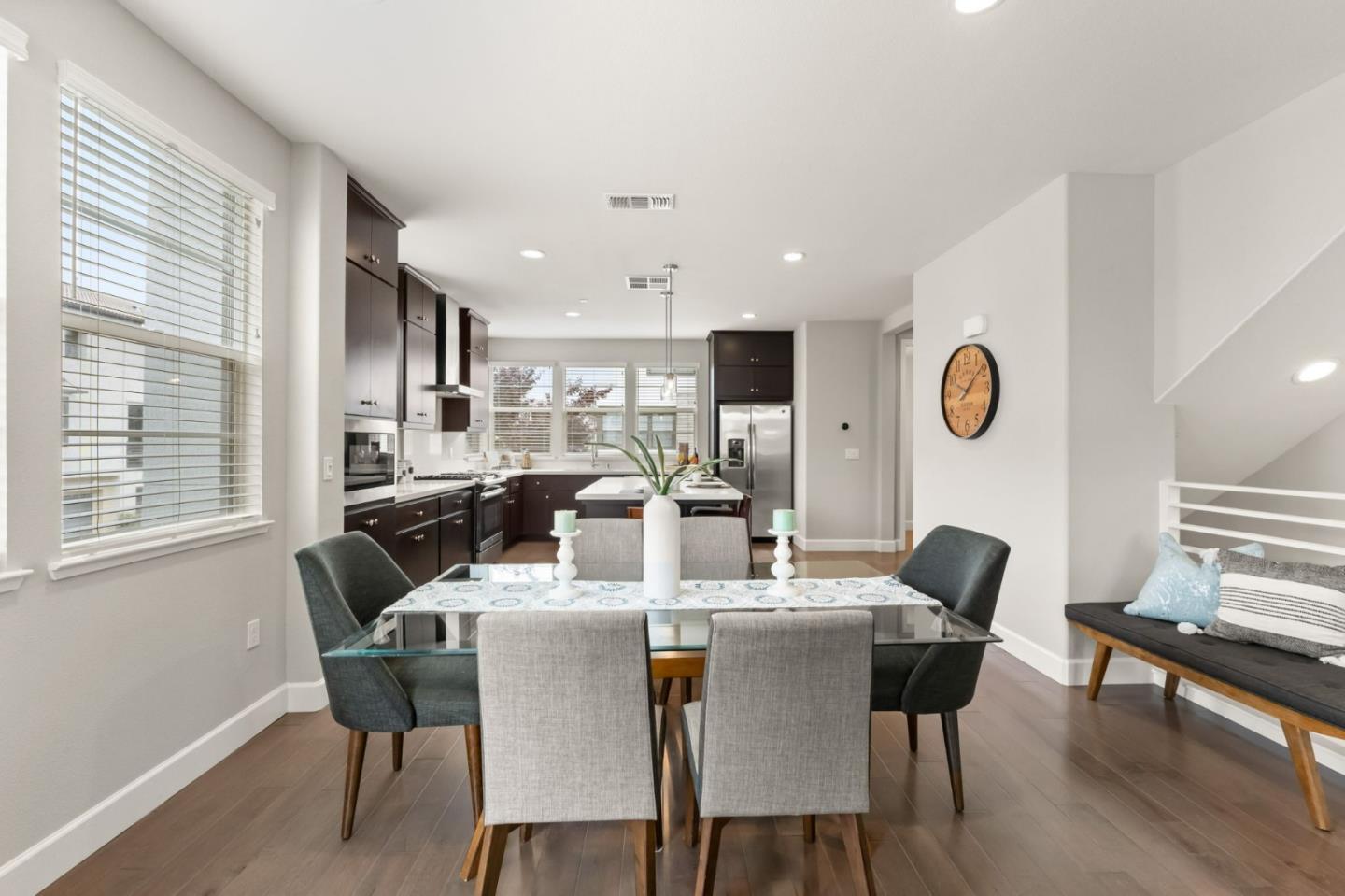 Detail Gallery Image 9 of 38 For 37532 Trestle Ter, Fremont,  CA 94536 - 3 Beds | 3/1 Baths