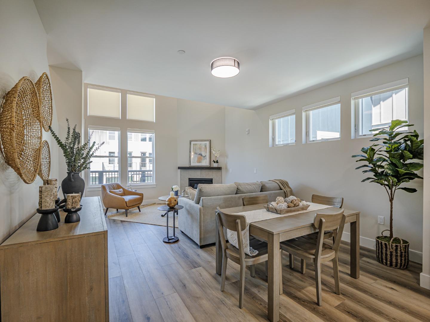 Detail Gallery Image 4 of 32 For 116 Aptos Village Way #4,  Aptos,  CA 95003 - 2 Beds | 2 Baths