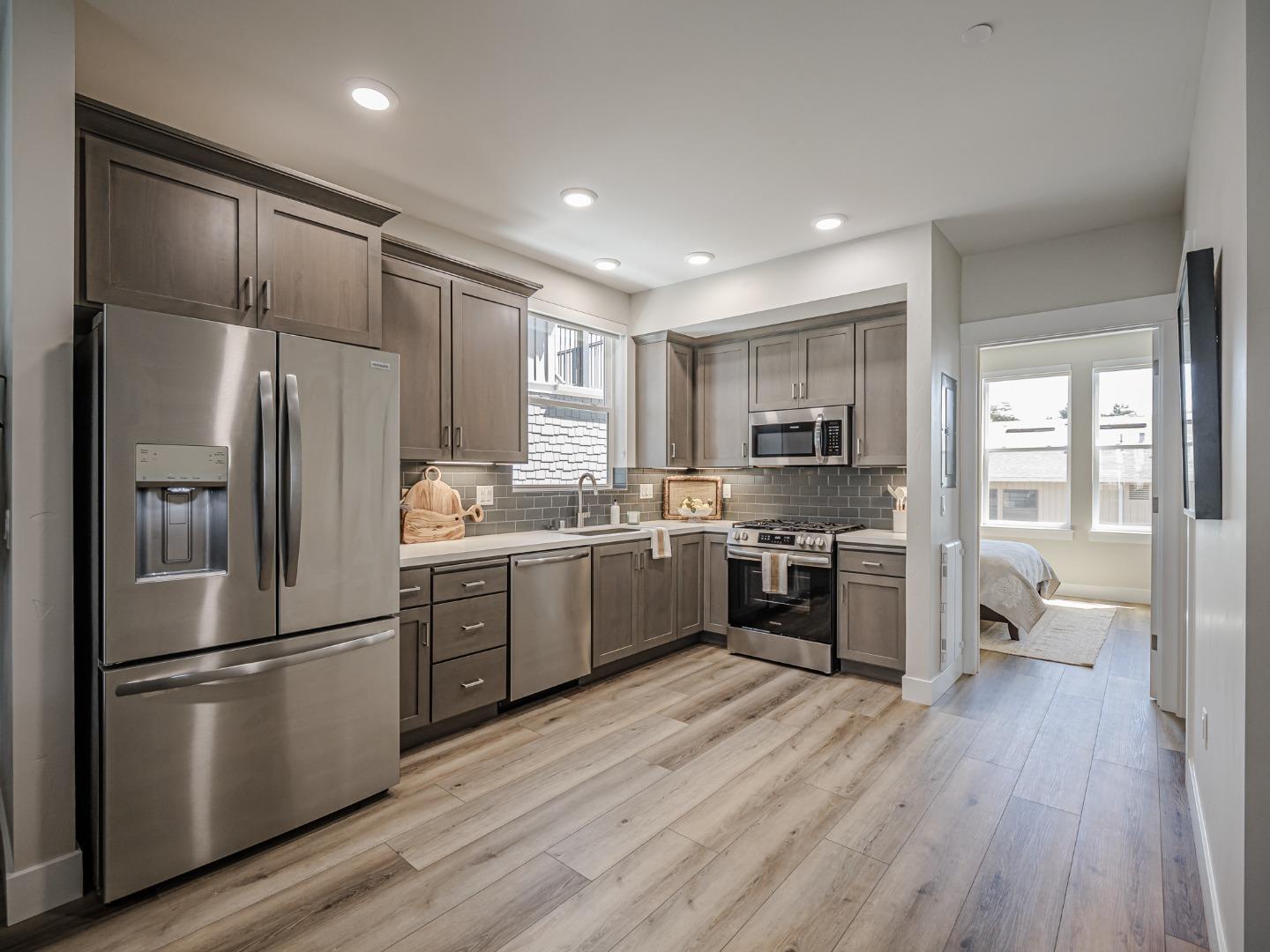 Detail Gallery Image 7 of 32 For 116 Aptos Village Way #4,  Aptos,  CA 95003 - 2 Beds | 2 Baths