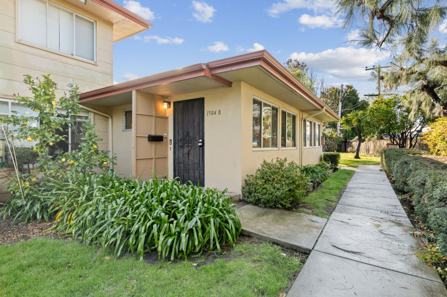 Detail Gallery Image 2 of 29 For 1504 Day Ave #B,  San Mateo,  CA 94403 - 1 Beds | 1 Baths