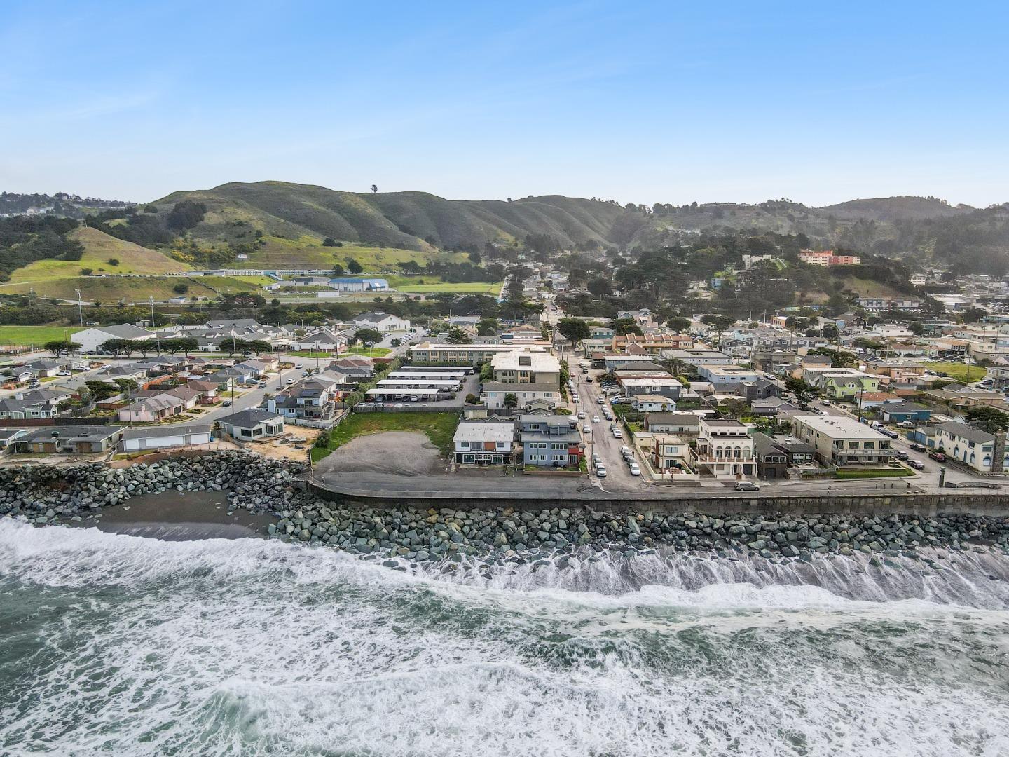 Detail Gallery Image 2 of 45 For 1 Paloma Ave, Pacifica,  CA 94044 - – Beds | – Baths