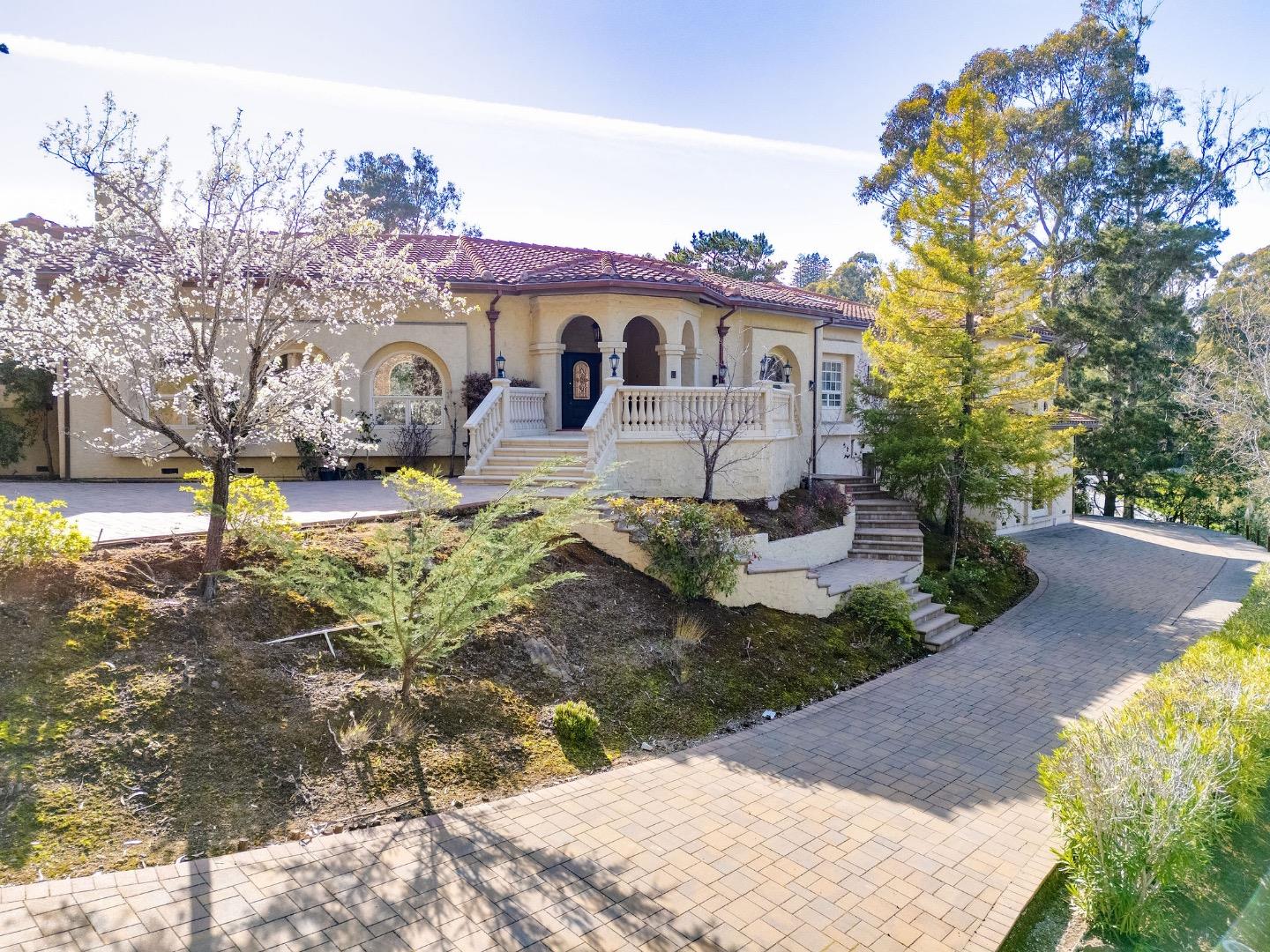 Detail Gallery Image 101 of 111 For 1035 Macadamia Dr, Hillsborough,  CA 94010 - 4 Beds | 6/1 Baths