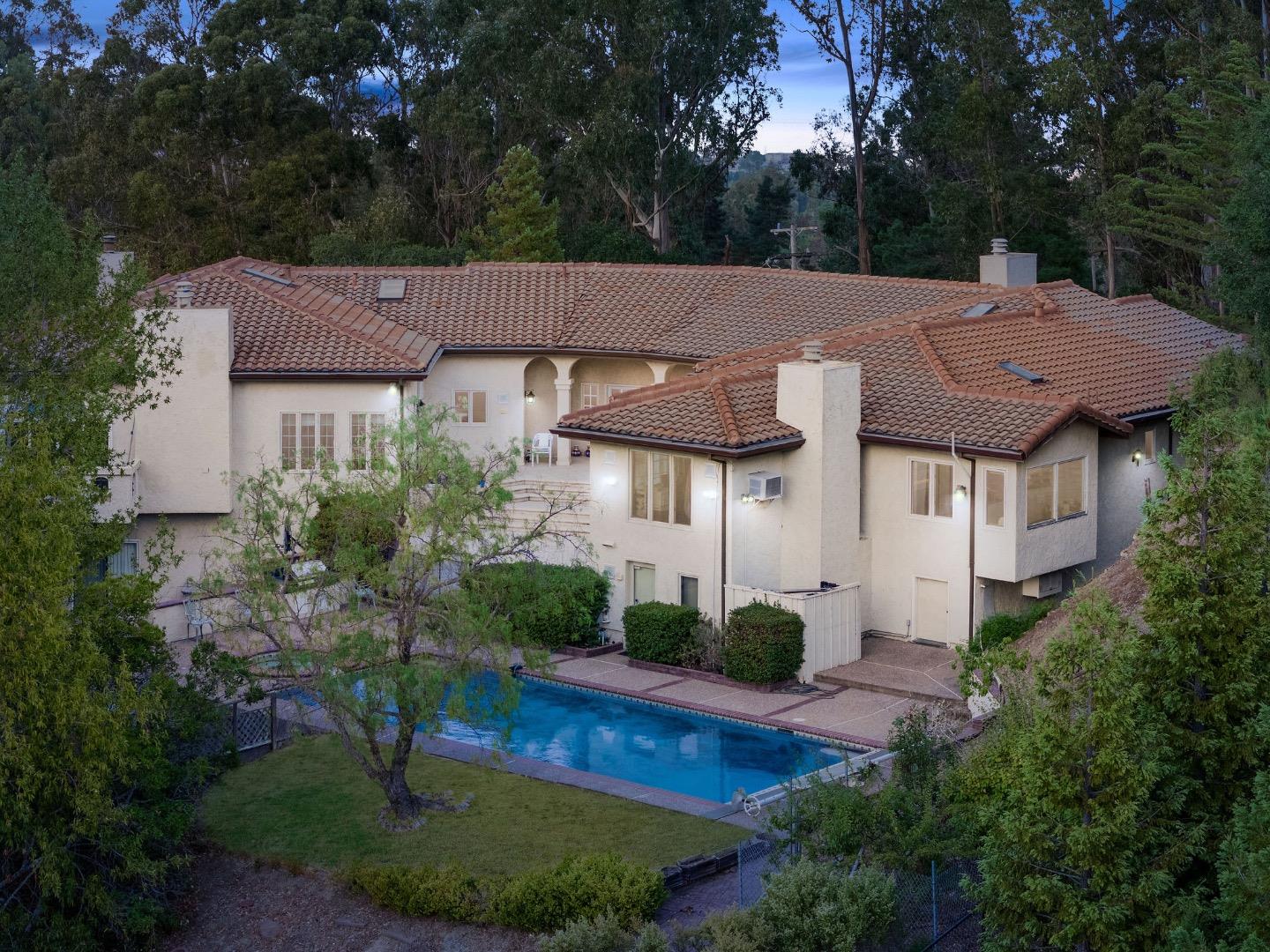 Detail Gallery Image 107 of 111 For 1035 Macadamia Dr, Hillsborough,  CA 94010 - 4 Beds | 6/1 Baths