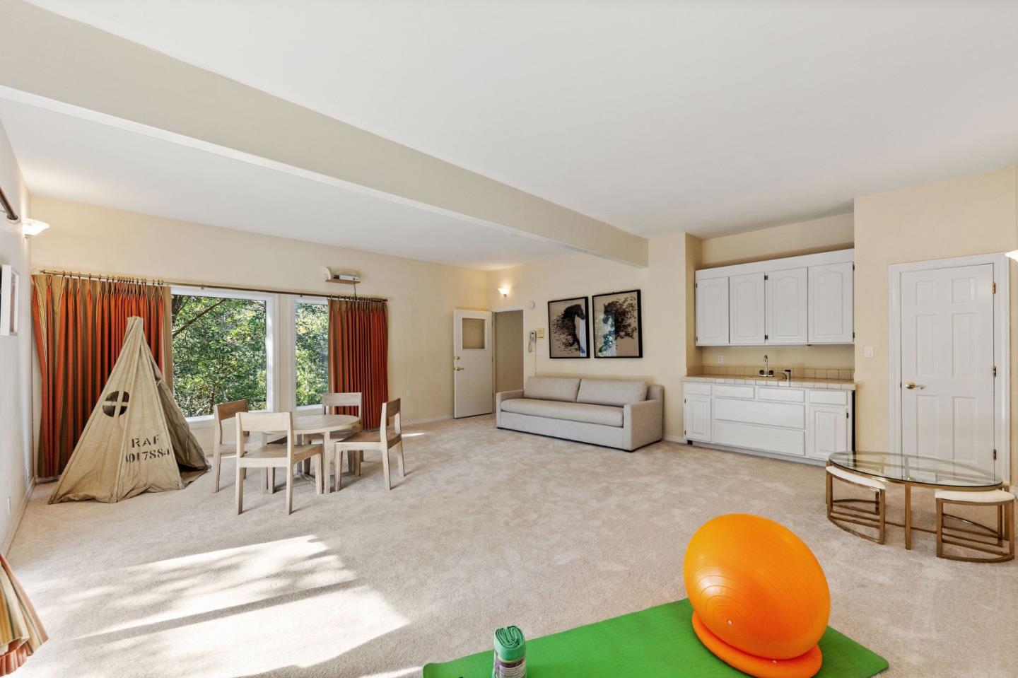 Detail Gallery Image 71 of 111 For 1035 Macadamia Dr, Hillsborough,  CA 94010 - 4 Beds | 6/1 Baths