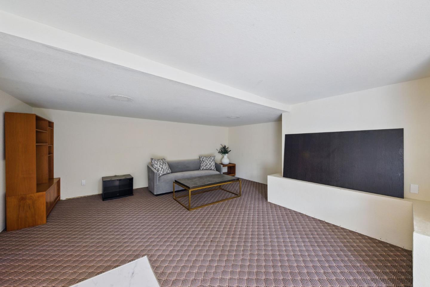 Detail Gallery Image 76 of 111 For 1035 Macadamia Dr, Hillsborough,  CA 94010 - 4 Beds | 6/1 Baths