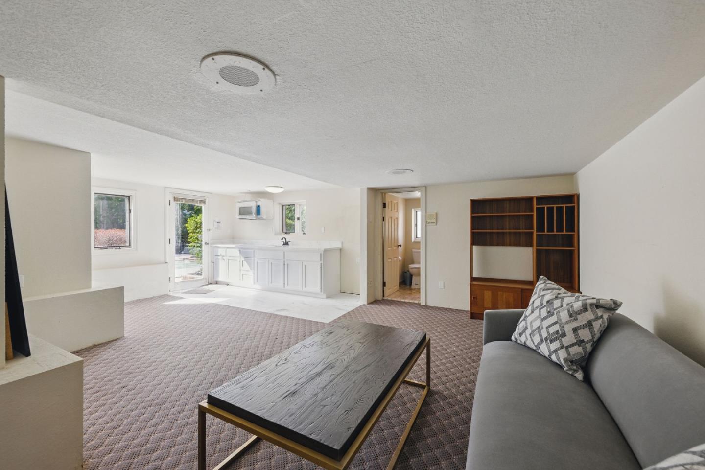 Detail Gallery Image 78 of 111 For 1035 Macadamia Dr, Hillsborough,  CA 94010 - 4 Beds | 6/1 Baths