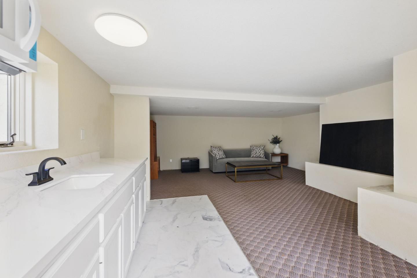 Detail Gallery Image 81 of 111 For 1035 Macadamia Dr, Hillsborough,  CA 94010 - 4 Beds | 6/1 Baths