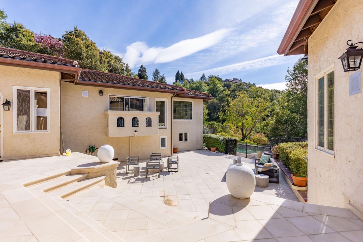 Detail Gallery Image 85 of 111 For 1035 Macadamia Dr, Hillsborough,  CA 94010 - 4 Beds | 6/1 Baths