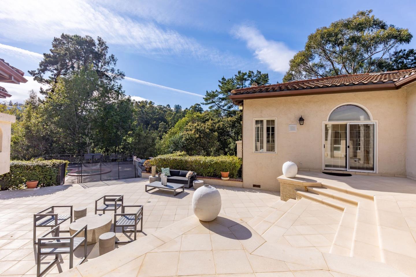 Detail Gallery Image 87 of 111 For 1035 Macadamia Dr, Hillsborough,  CA 94010 - 4 Beds | 6/1 Baths