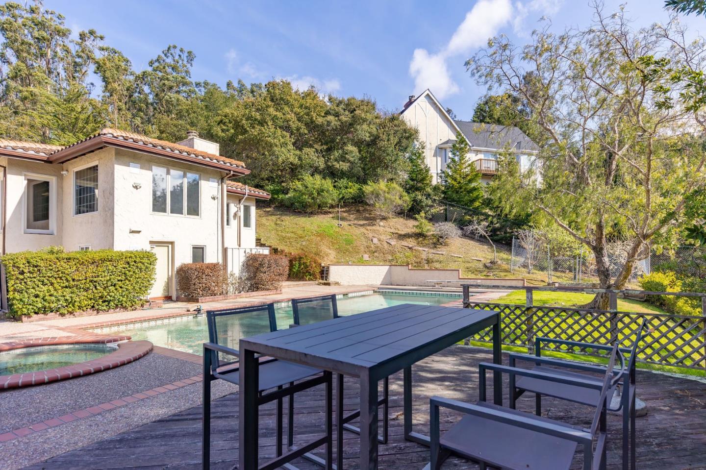 Detail Gallery Image 92 of 111 For 1035 Macadamia Dr, Hillsborough,  CA 94010 - 4 Beds | 6/1 Baths