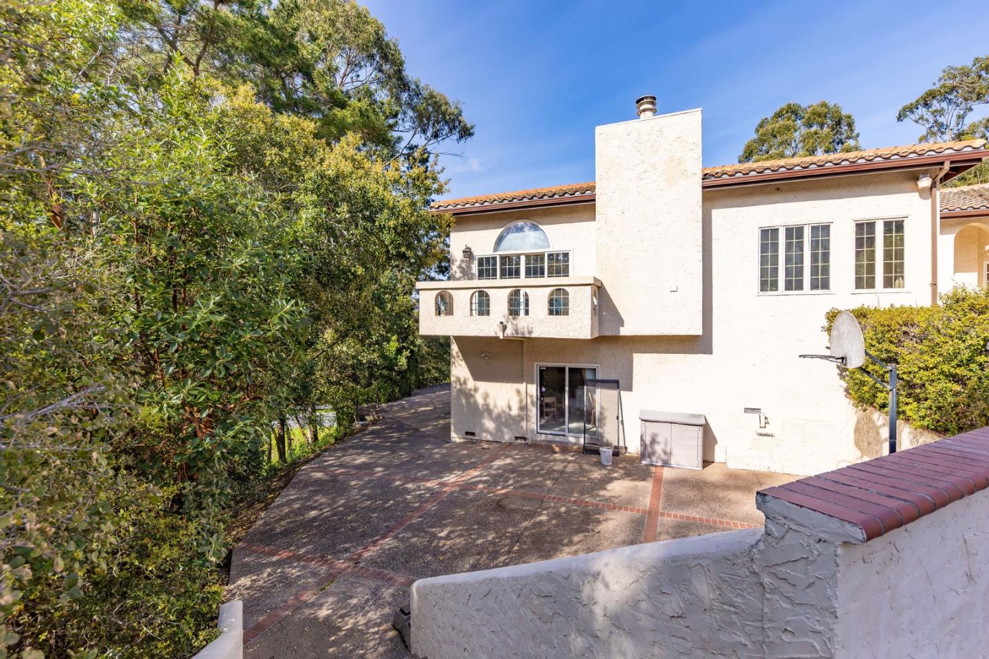 Detail Gallery Image 94 of 111 For 1035 Macadamia Dr, Hillsborough,  CA 94010 - 4 Beds | 6/1 Baths