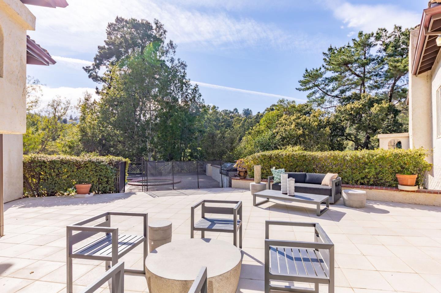 Detail Gallery Image 95 of 111 For 1035 Macadamia Dr, Hillsborough,  CA 94010 - 4 Beds | 6/1 Baths