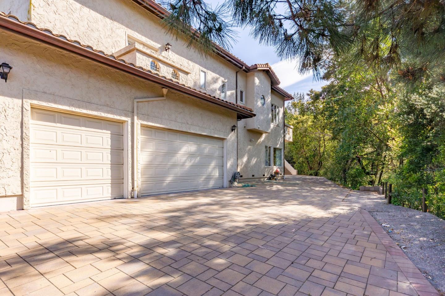 Detail Gallery Image 98 of 111 For 1035 Macadamia Dr, Hillsborough,  CA 94010 - 4 Beds | 6/1 Baths