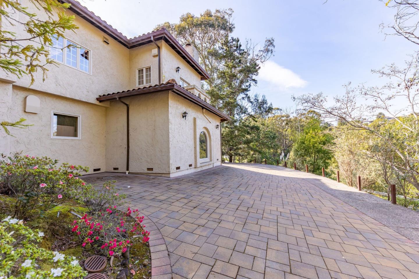 Detail Gallery Image 99 of 111 For 1035 Macadamia Dr, Hillsborough,  CA 94010 - 4 Beds | 6/1 Baths