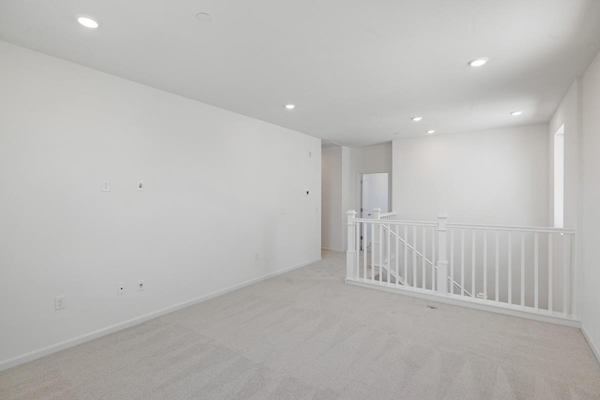 Detail Gallery Image 21 of 47 For 1911 Amaryllis Dr, Hollister,  CA 95023 - 5 Beds | 3 Baths
