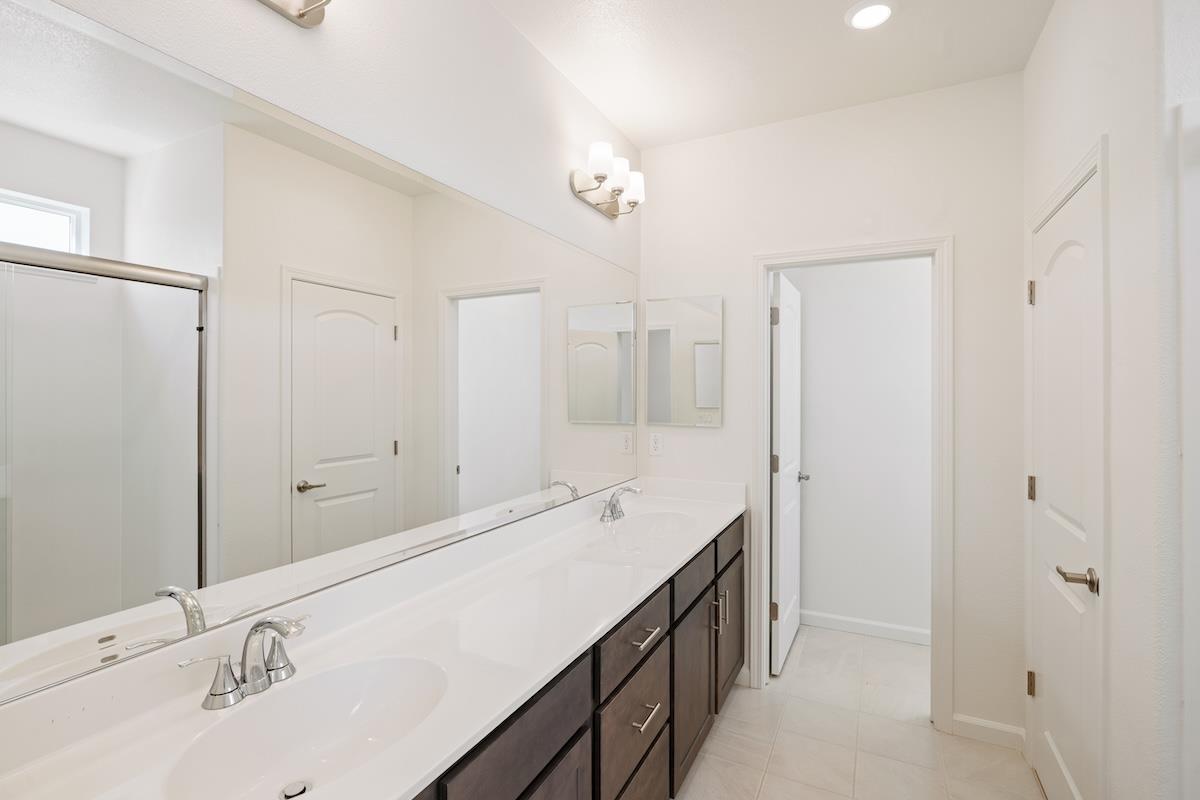 Detail Gallery Image 37 of 47 For 1911 Amaryllis Dr, Hollister,  CA 95023 - 5 Beds | 3 Baths