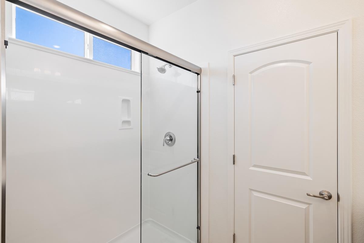 Detail Gallery Image 39 of 47 For 1911 Amaryllis Dr, Hollister,  CA 95023 - 5 Beds | 3 Baths