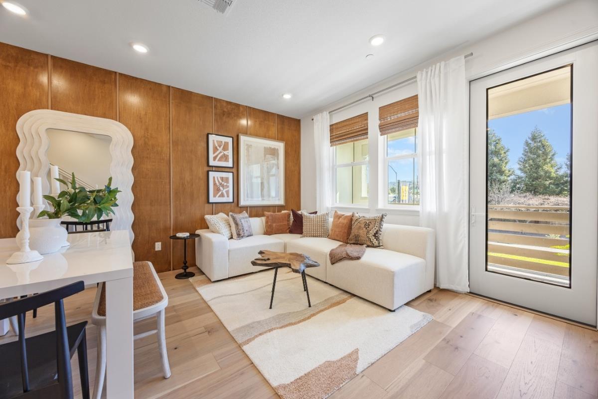 Detail Gallery Image 2 of 6 For 3838-3838a Norbridge Ave, Castro Valley,  CA 94546 - 4 Beds | 4 Baths